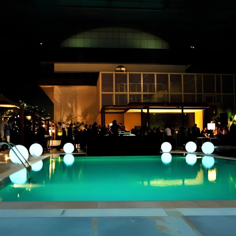 Orballa | Outdoor LED Globe Light for Modern Landscaping