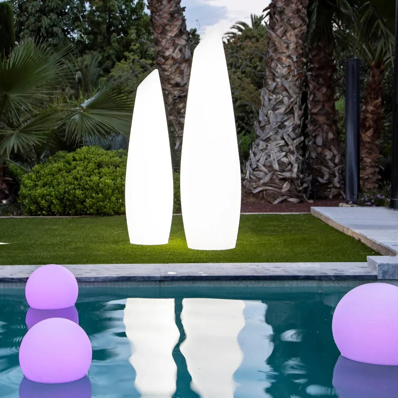Orballa | Outdoor LED Globe Light for Modern Landscaping
