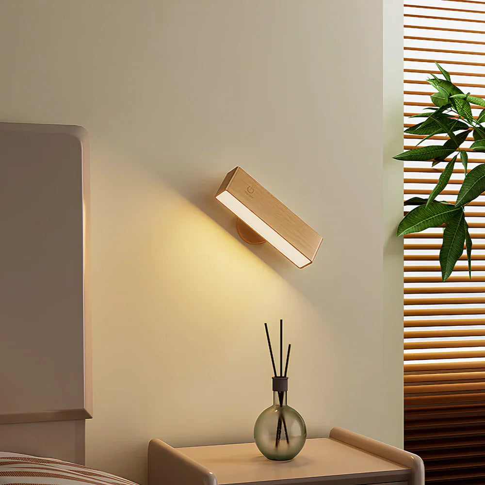 Orelli | Rotatable Wall Lamp with Sleek Form