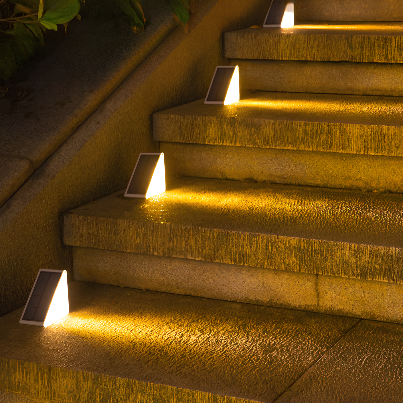 Brighture | Solar-Powered Outdoor Stair Lights With Weatherproof Design