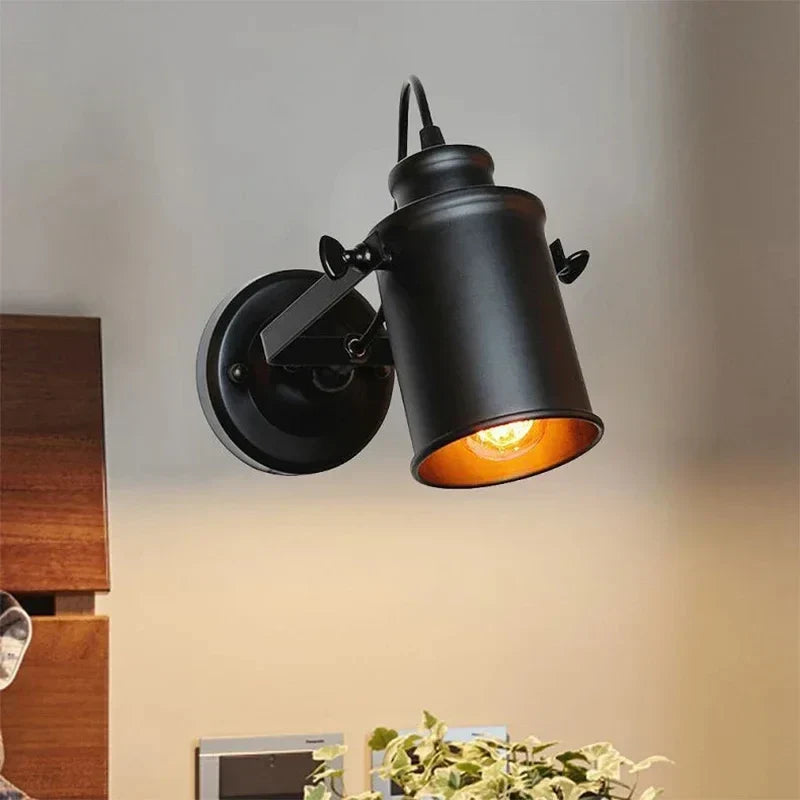 Ilumae | Vintage Wall-Mounted Spotlight in Industrial Metal