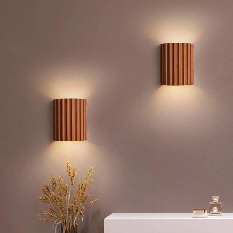 Lunetta | Modern Resin Wall Lamp With Artistic LED Glow