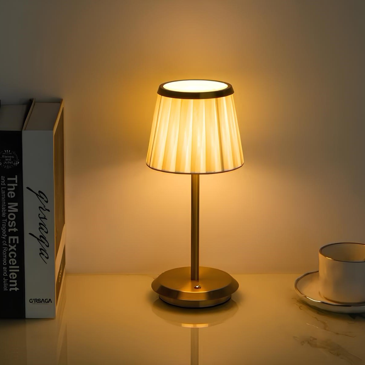 Lunovia | Elegant Touch-Control Table Lamp with Rechargeable Battery