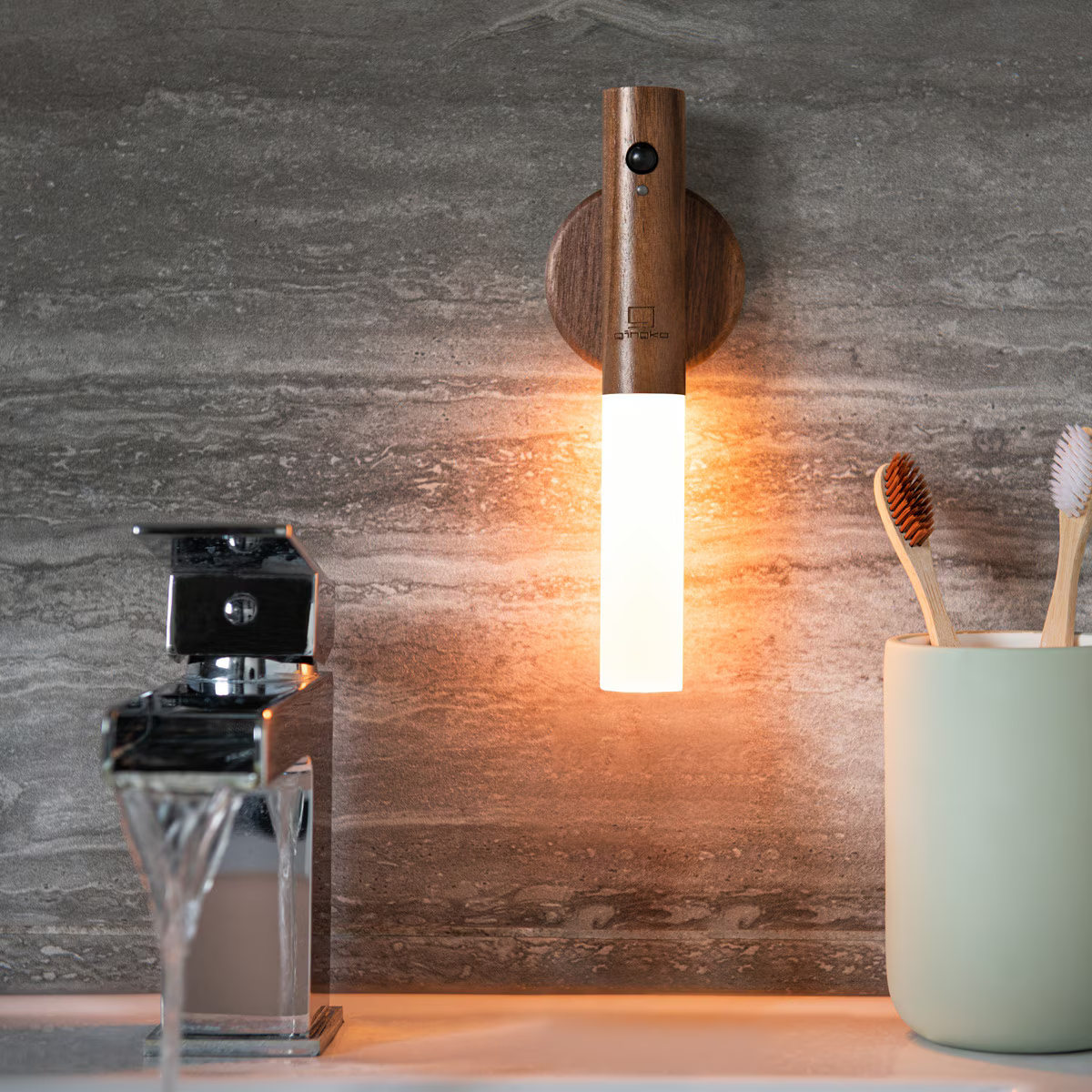 Fayla | Modern Torch-Inspired Motion Light