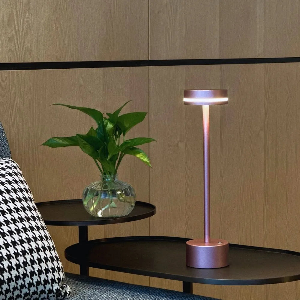 Nuvano | Table light with floating silhouette