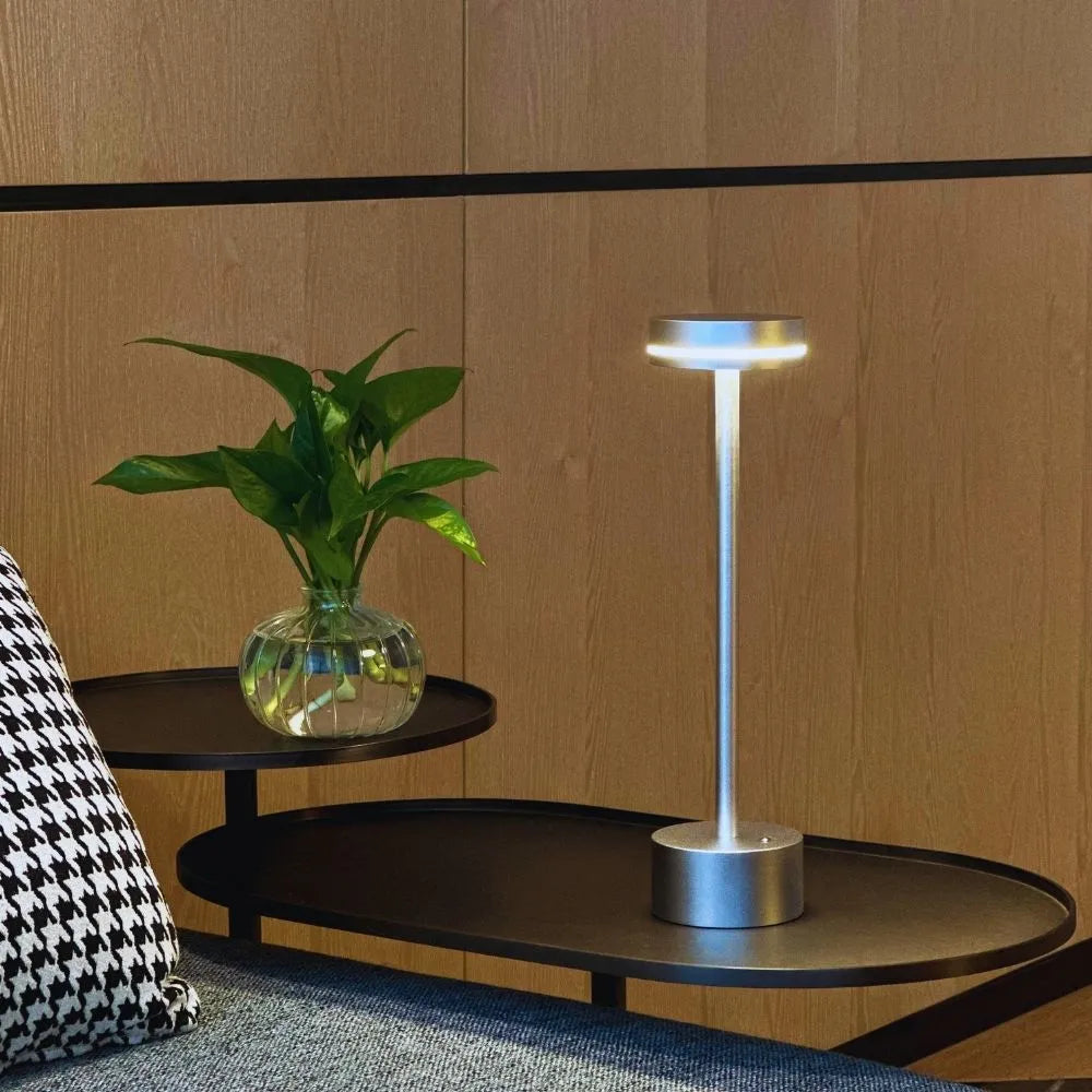 Nuvano | Table light with floating silhouette
