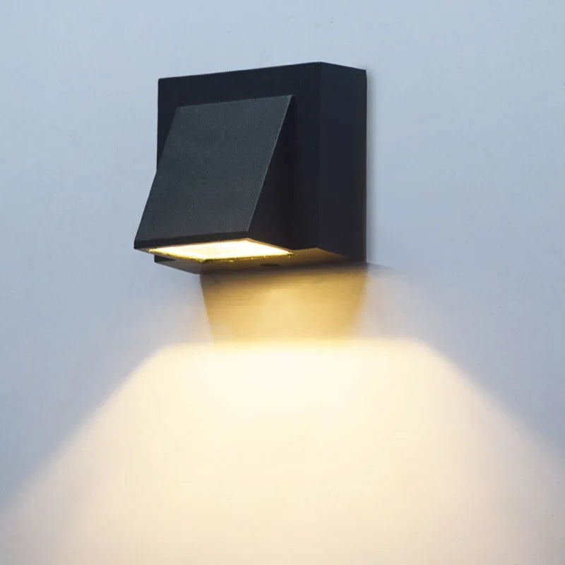 TwinkleMoss | Outdoor Wall Lamp with Weatherproof LED Design