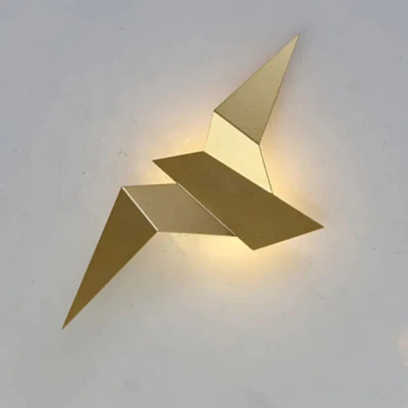 Zunari | Nordic-Inspired Kingfisher Wall Lamp