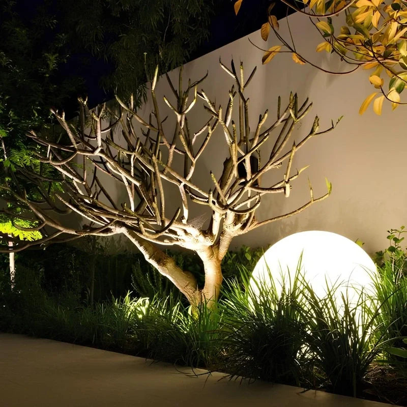 Orballa | Outdoor LED Globe Light for Modern Landscaping
