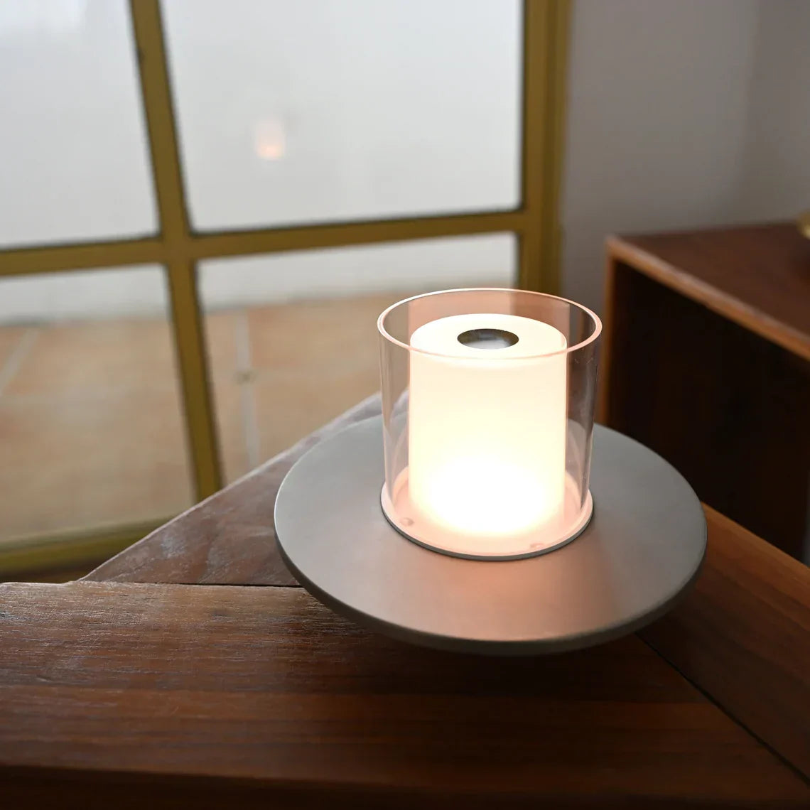 Brilluxe | Elegant Candle-Inspired Lamp With Gesture Control