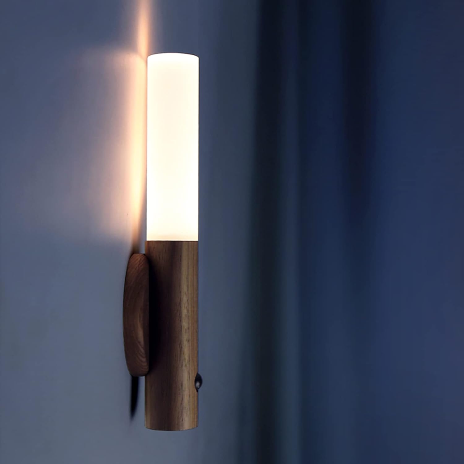 Fayla | Modern Torch-Inspired Motion Light