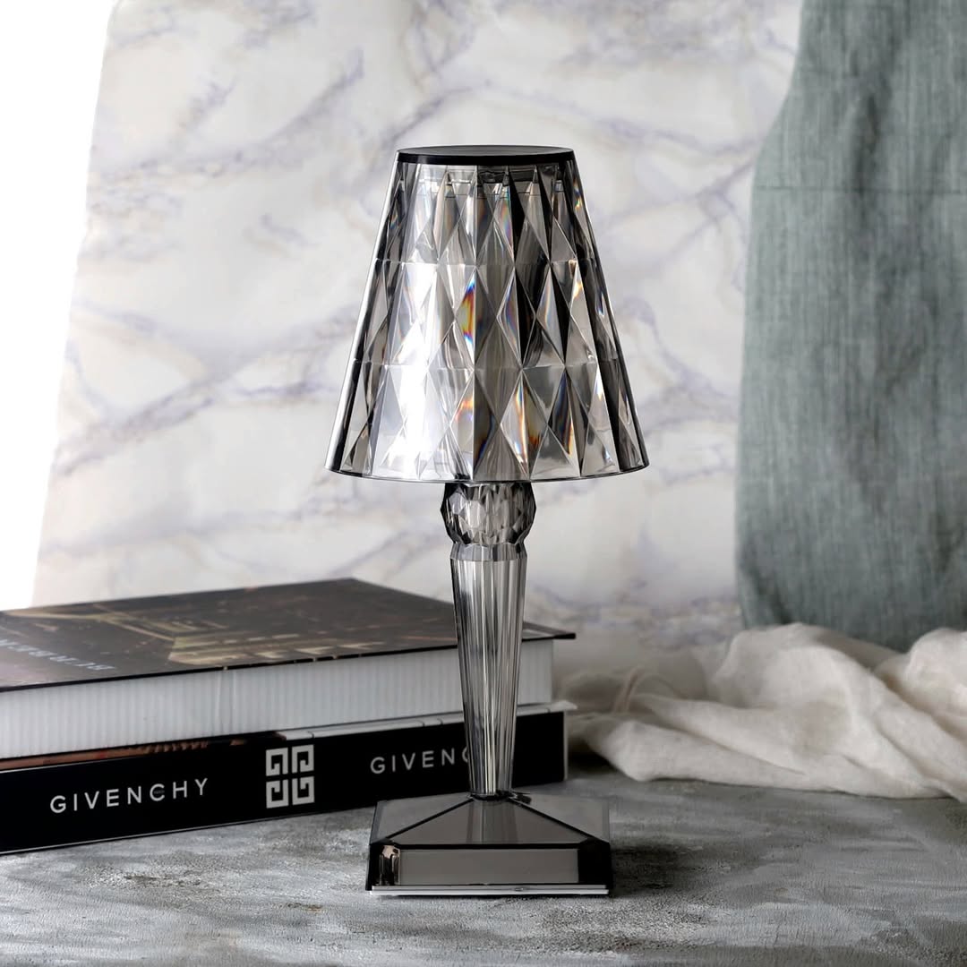 Eloria | Crystal-Inspired Table Lamp for Sophisticated Space