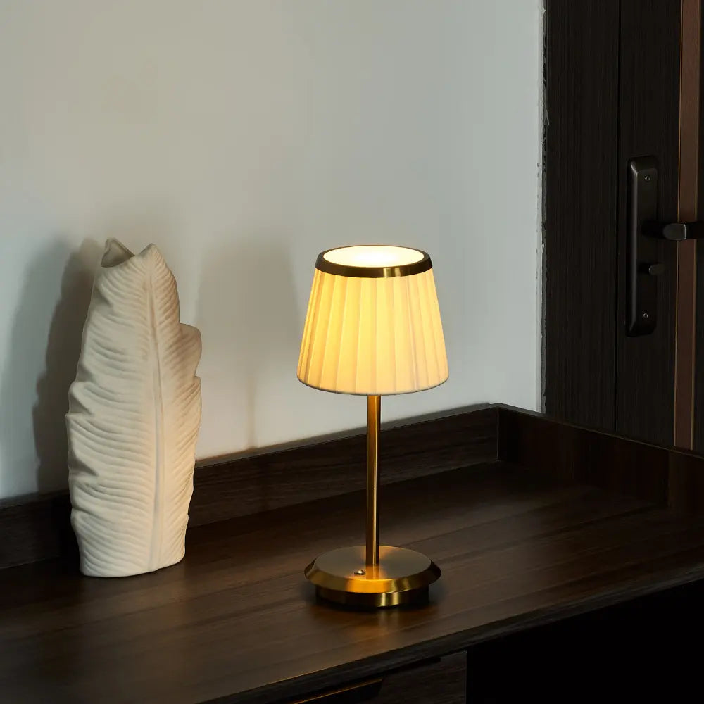 Lunovia | Elegant Touch-Control Table Lamp with Rechargeable Battery
