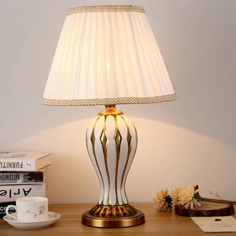 LuxeBloom | Pleated Fabric Table Lamp with Sculpted Base