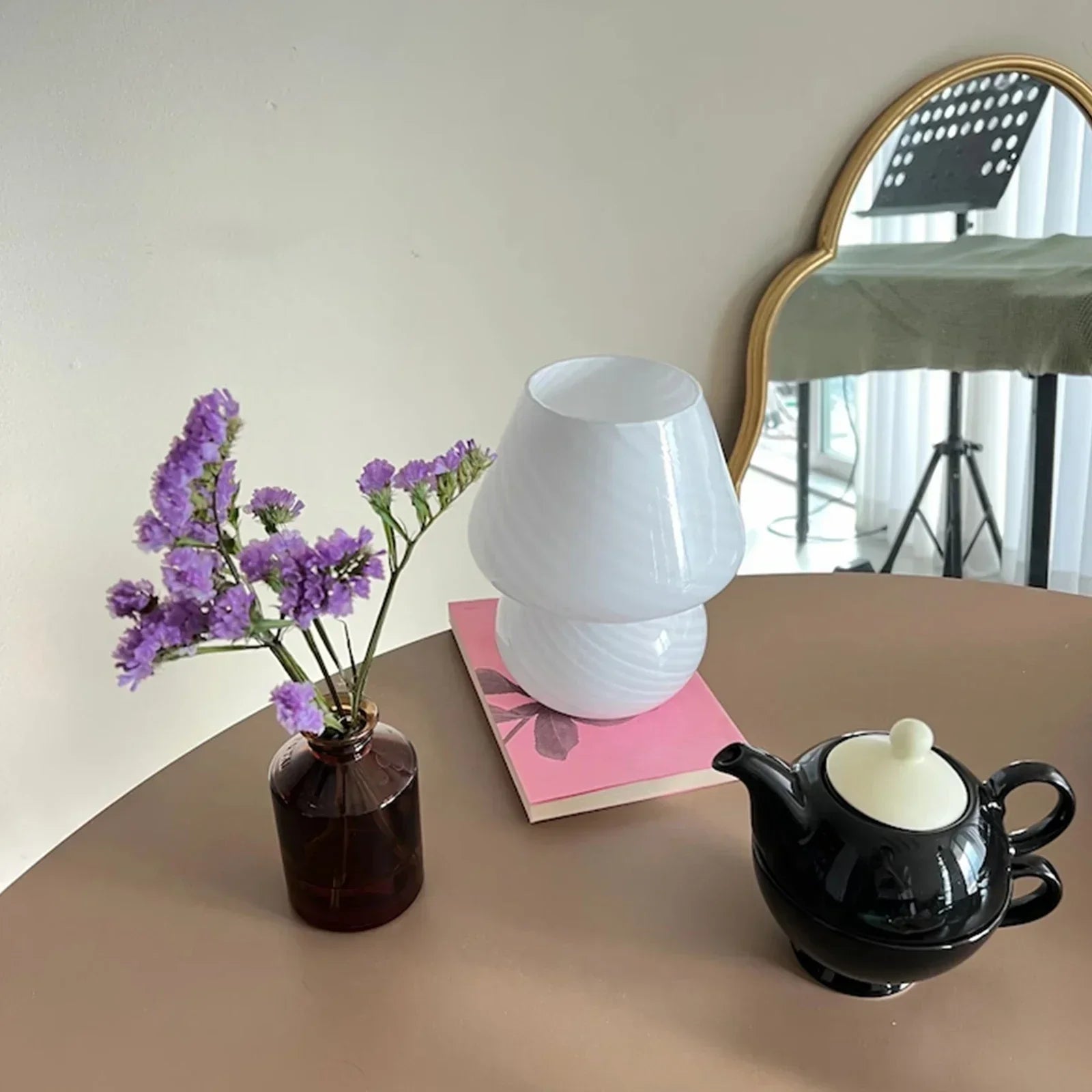 Noore | Artistic Hand-Blown Glass Table Lamp
