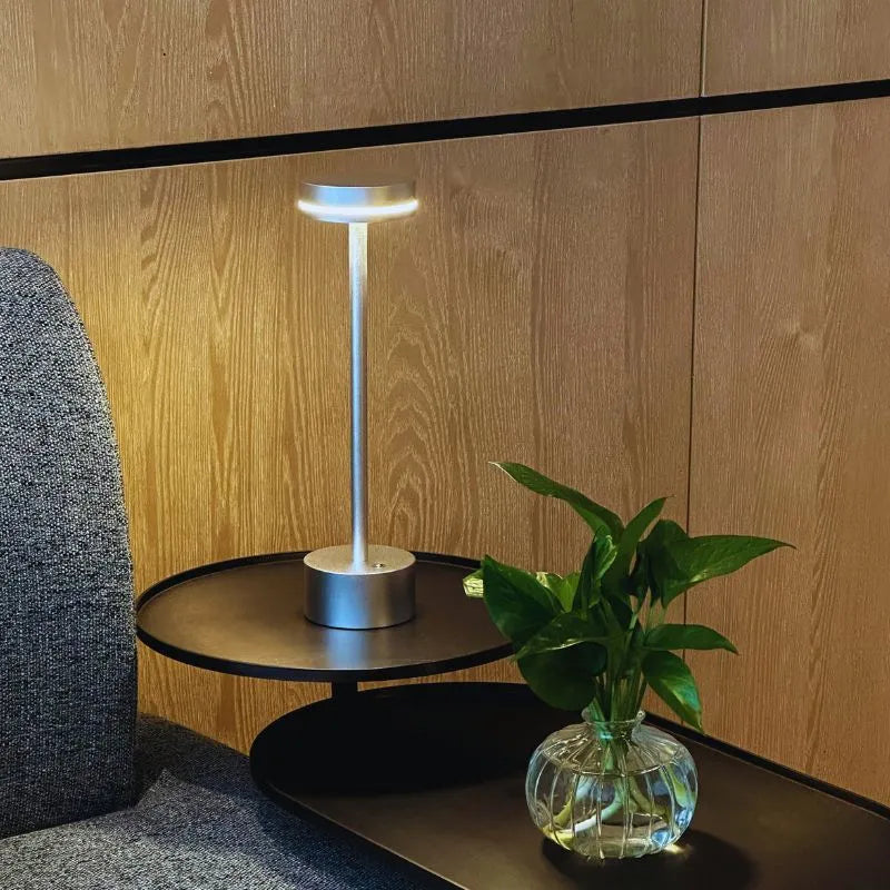 Nuvano | Table light with floating silhouette