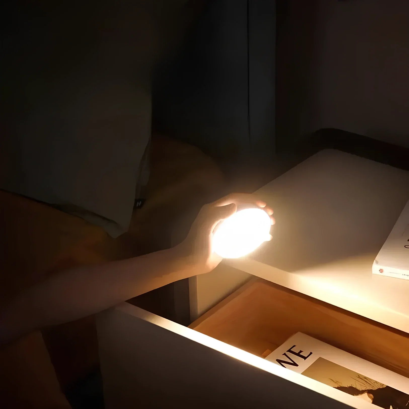 Luxano | Compact Motion Sensor Night Light With Magnetic Mount